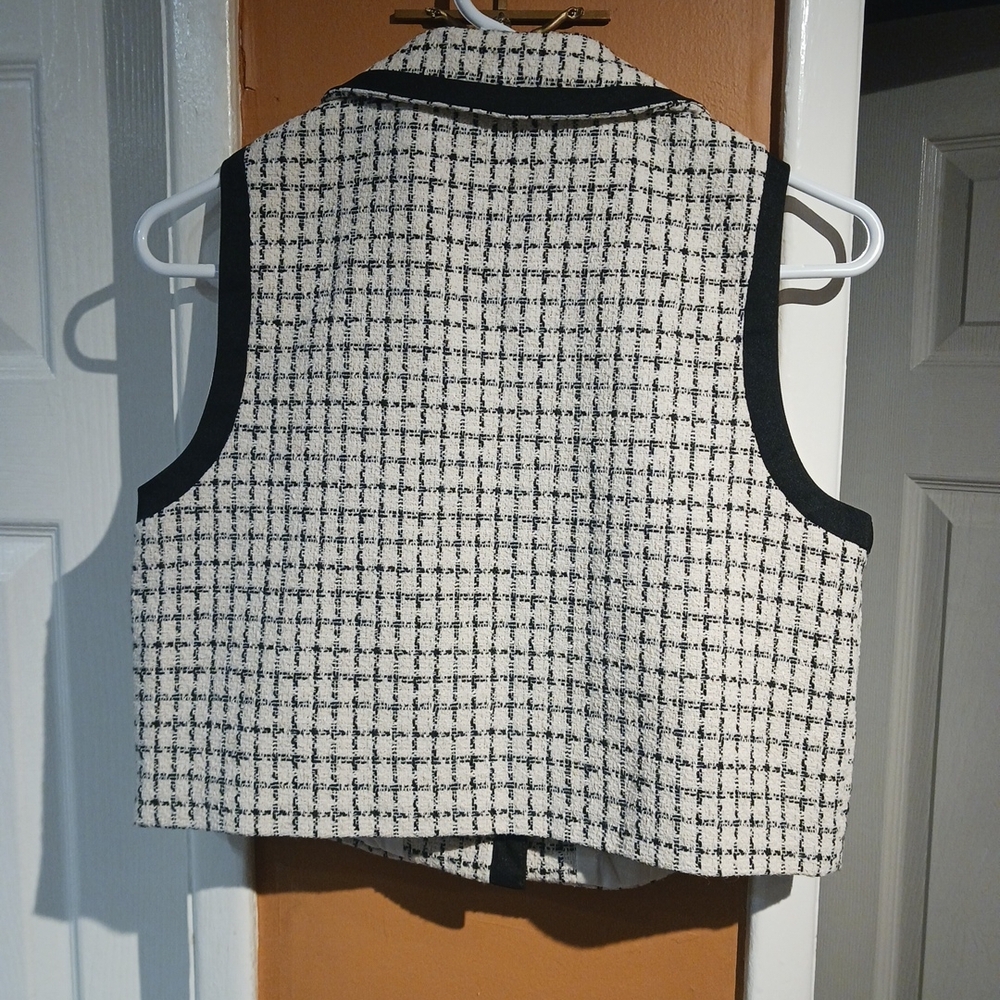 Urban Revivo Women's 2pc. Plaid Tweed Vest and Skirt Set, Faux Pockets. Size 4 - Picture 5 of 10